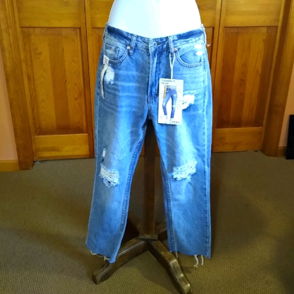 Sz 7 distressed jeans